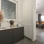 Dora