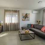 Dora * Pula