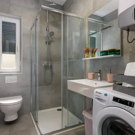 Dora Appartement *