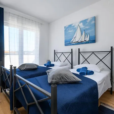 Appartement Dora *