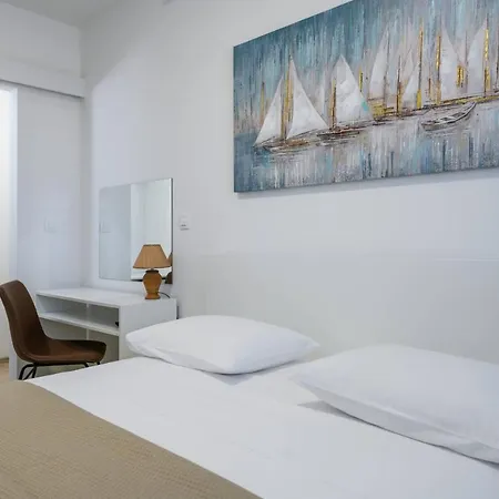 Dora Apartament *