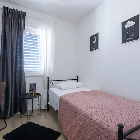 Apartament Dora